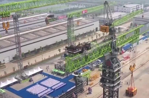 Cần trục tháp lớn nhất thế giới xuất xưởng